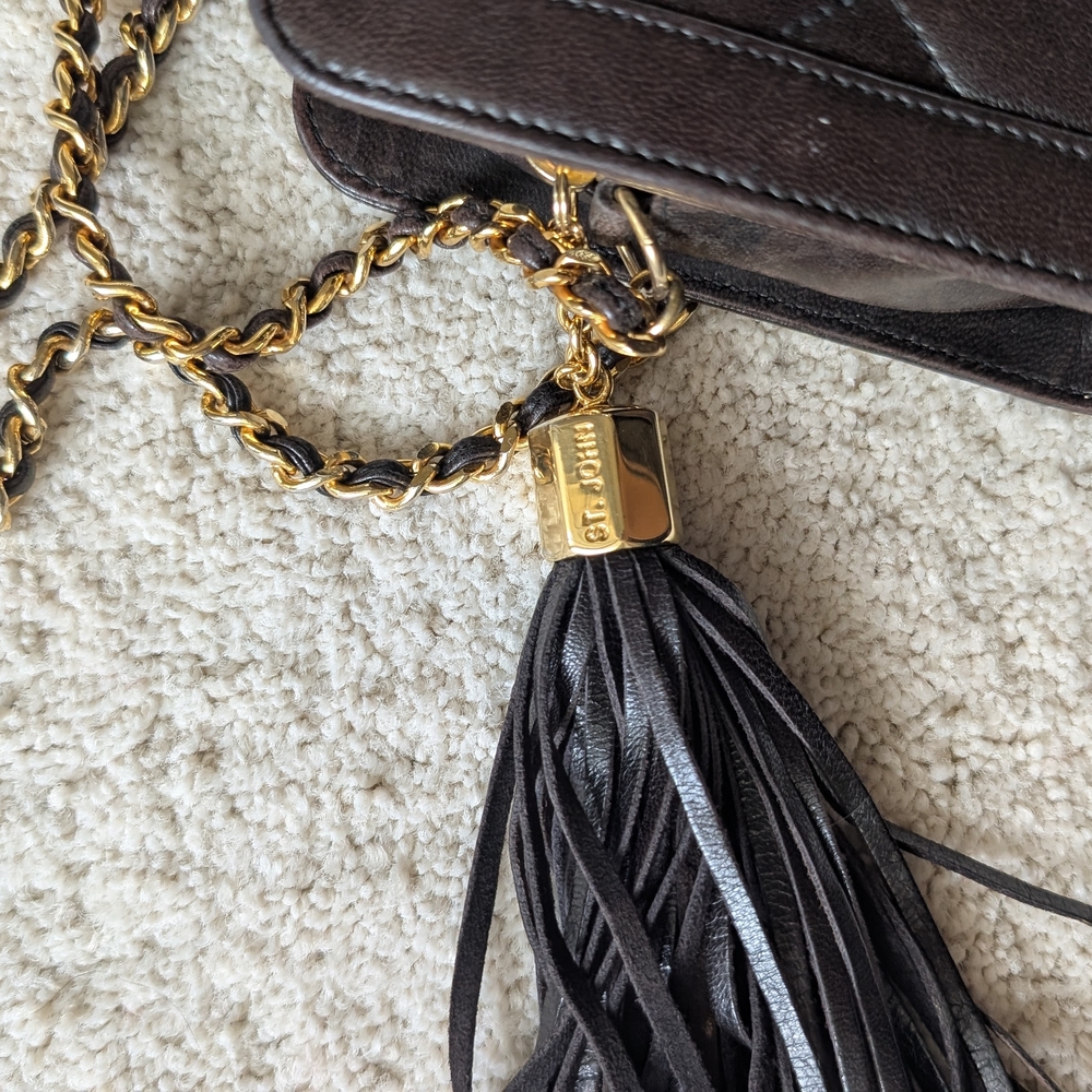 St. John Elegant Black Quilted Chain Bag - Picture 6 of 8